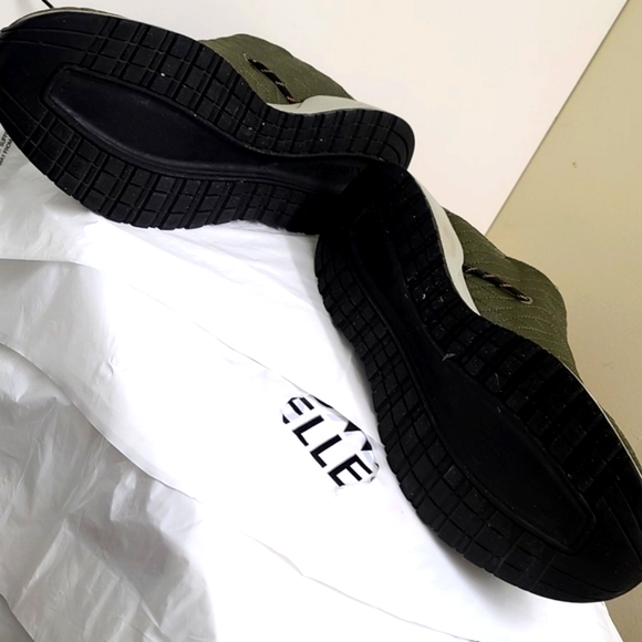 Jentely Used Men's Wildone Moc Shoe - Picture 2 of 6